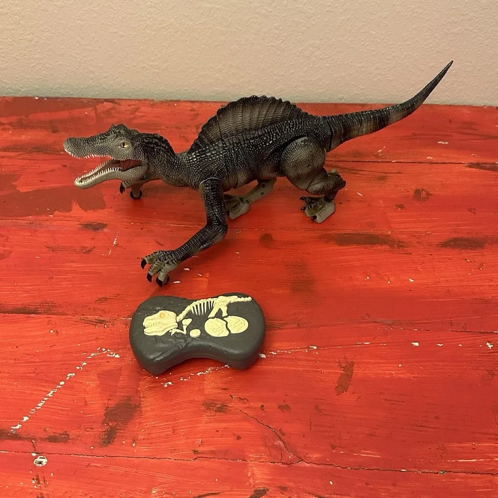 Remote Control Dinosaur Toys for Kids Electronic Spray‎ Raptor Toy Walking Works - Picture 3 of 8